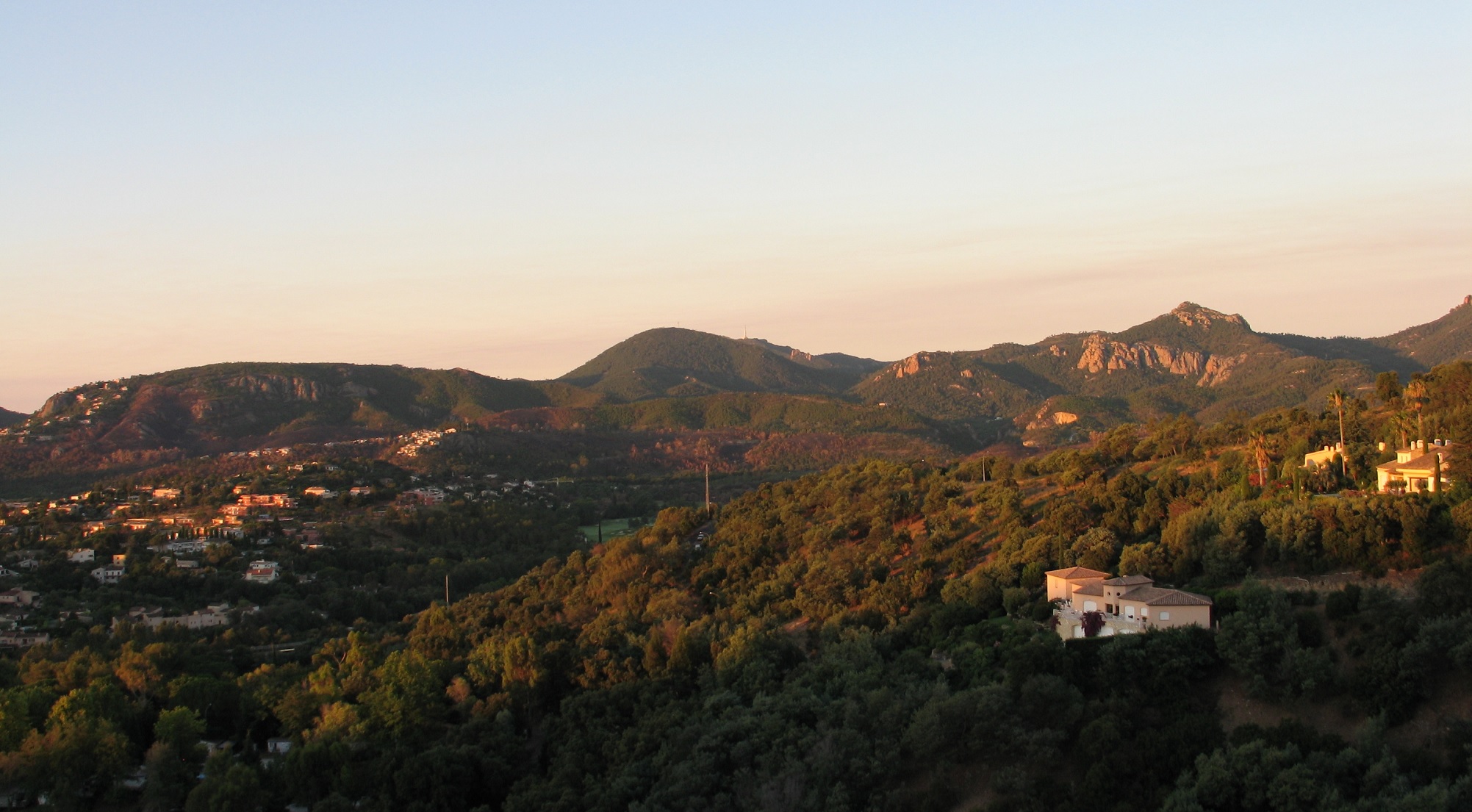 LovelyFrance Luxurious Holiday Apartment for rent in Mandelieu La